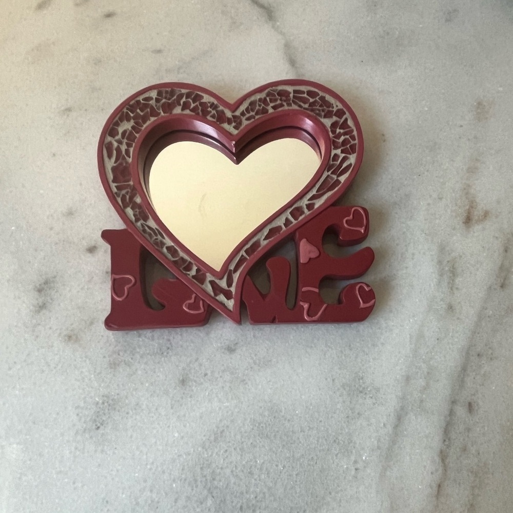 LOVE mini sign, wall decor mirror hanger, with Mosaic Red 4.5”x4.5” - Picture 2 of 9